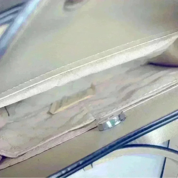 Steve Madden Chalk Bevelyn  w/AirPod Case Crossbody Bag Purse Satchel - Picture 10 of 11